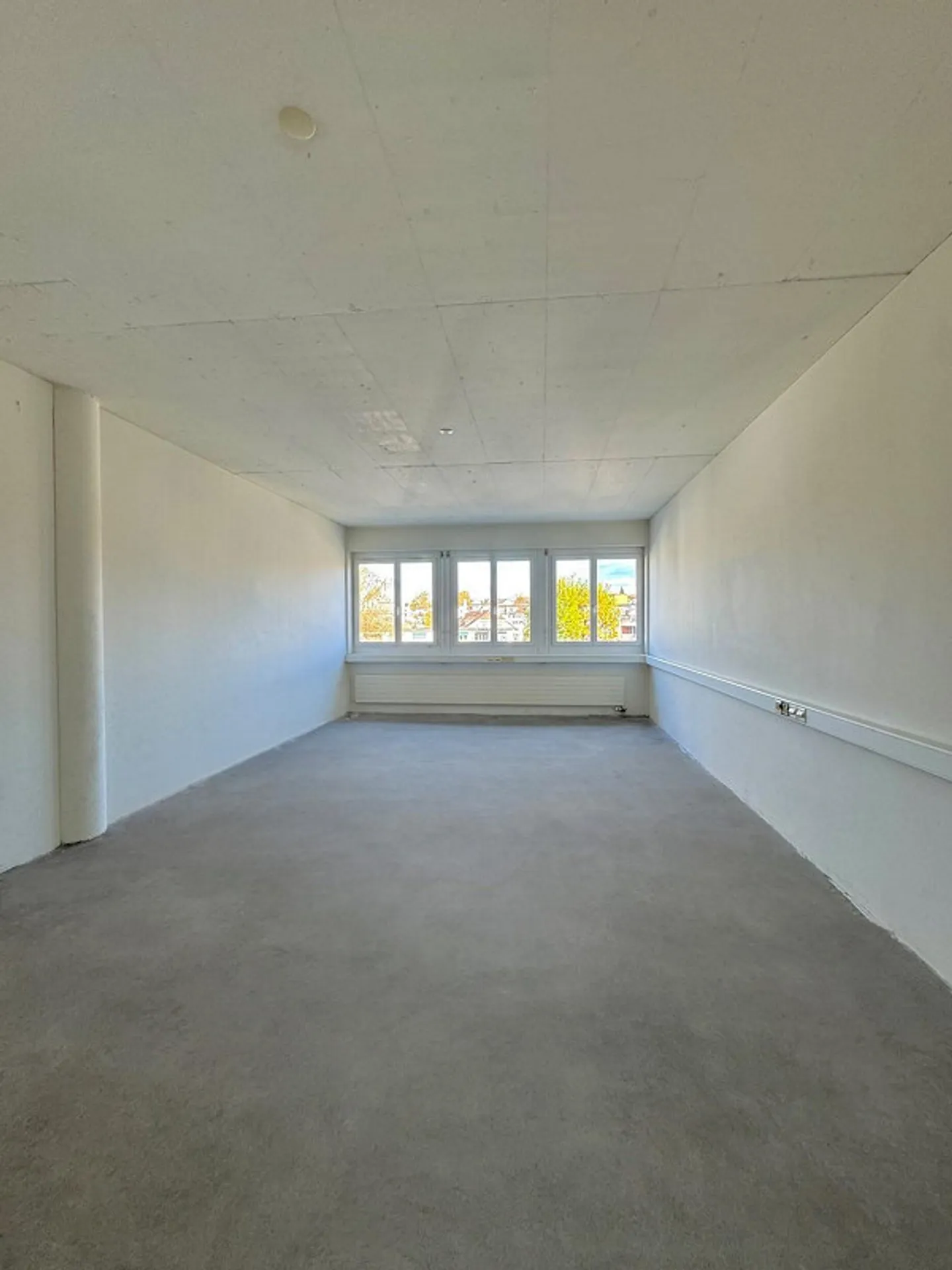 The perfect starting point for your business with direct goods lift... - Photo 4 of 9