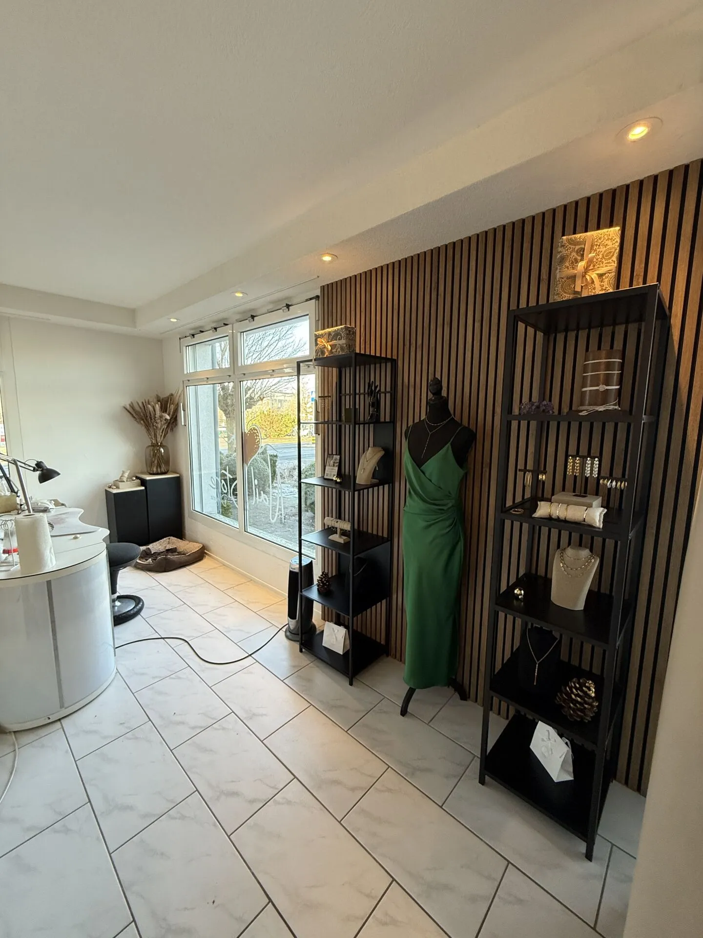 Espace commercial pour studio de beauté, cabinet, massage/thérapie, atelier ou bureau - Photo 6 sur 8