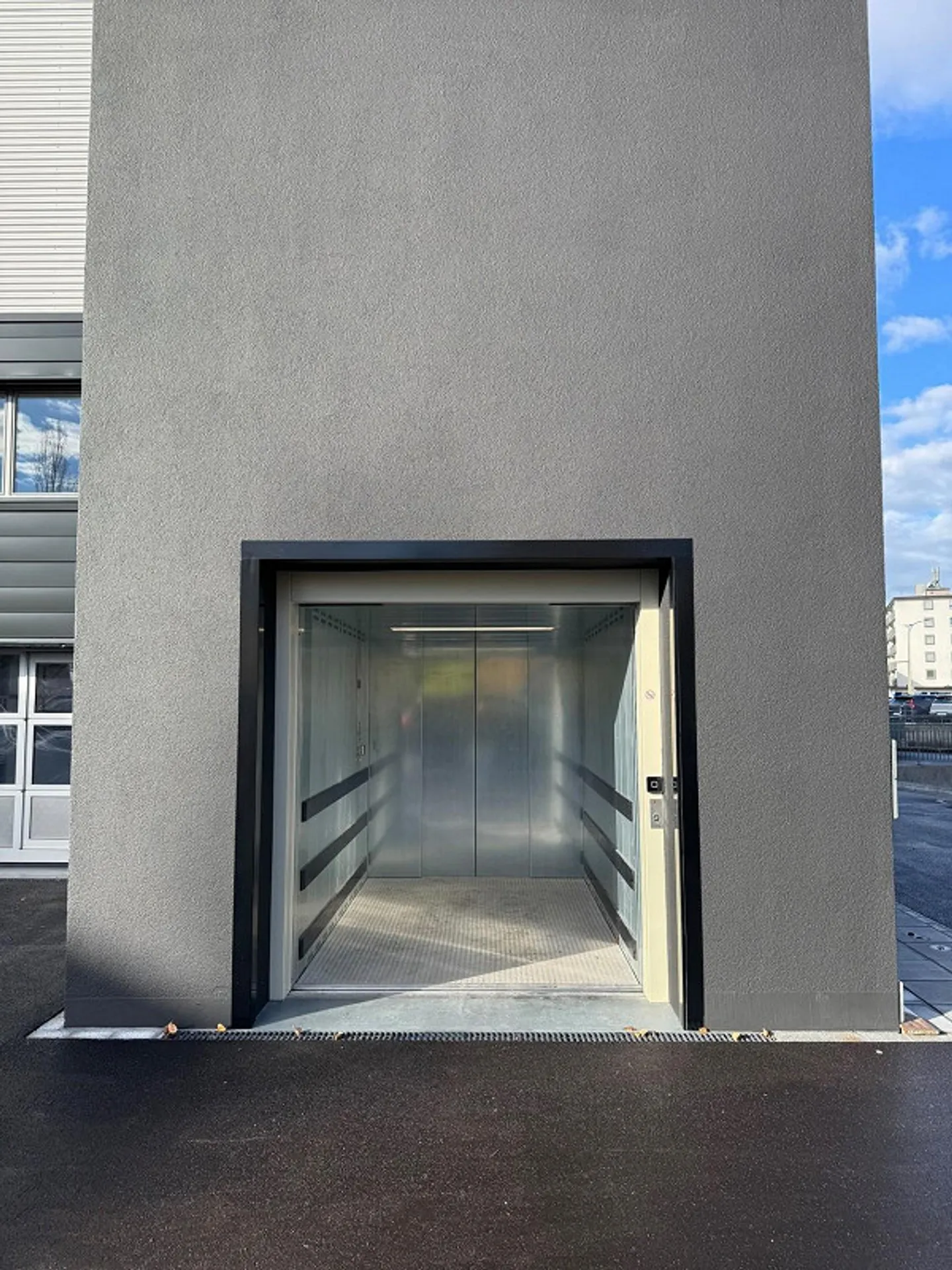 The perfect starting point for your business with direct goods lift... - Photo 8 of 9