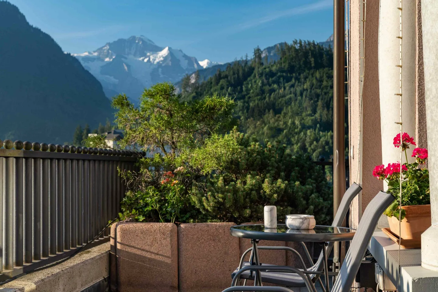 Elegante appartamento torrino con vista sulle Alpi, Interlaken - Foto 25 di 27