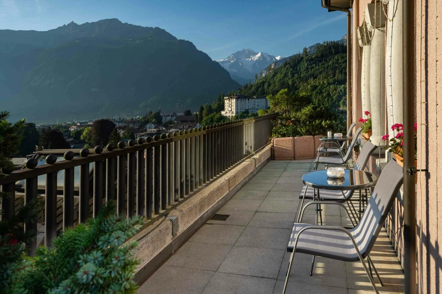 Elegante appartamento torrino con vista sulle Alpi, Interlaken - Foto 24 di 27