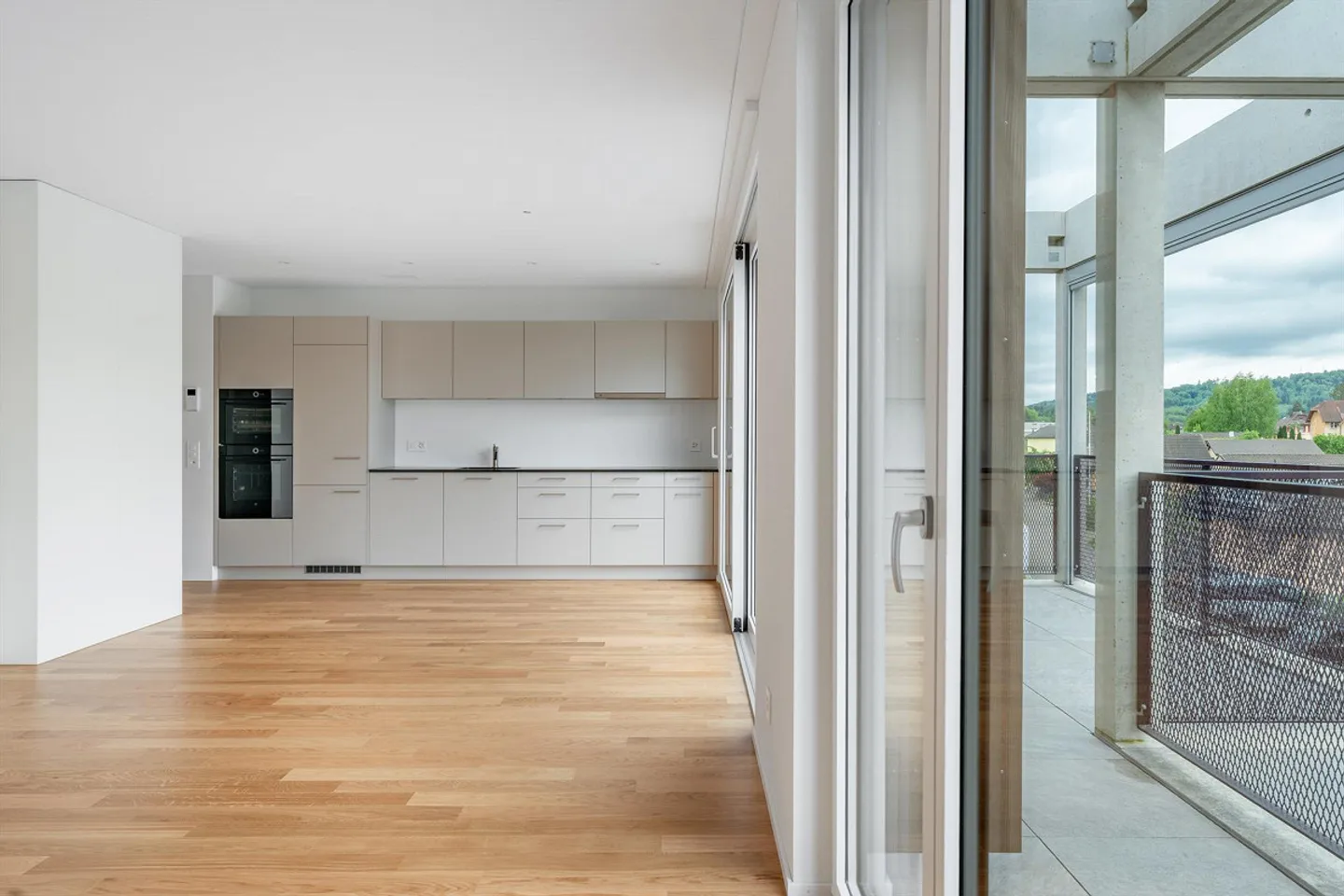 Moderne - comme neuf - standard de construction comme un appartement en copropriété à partir du 1.3.26 - Photo 4 sur 8