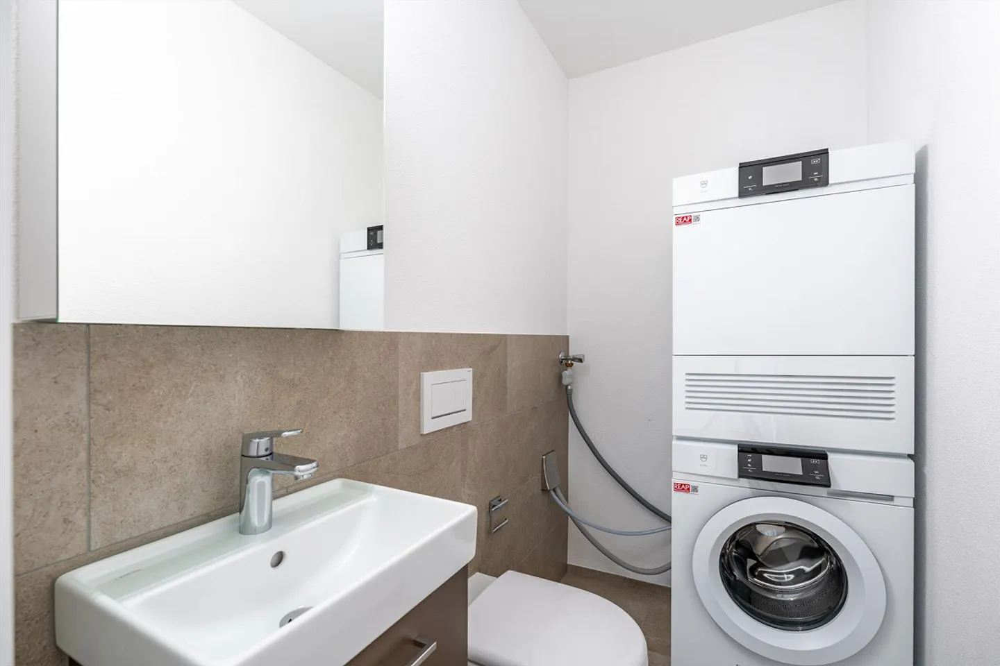 Moderne - comme neuf - standard de construction comme un appartement en copropriété à partir du 1.3.26 - Photo 7 sur 8