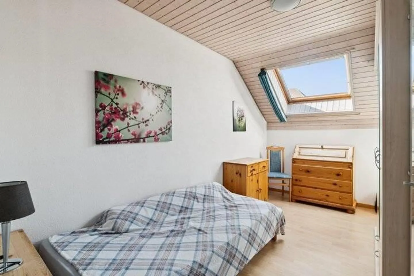 Elegant Attic Apartment in Walliswil - Photo 4 of 8