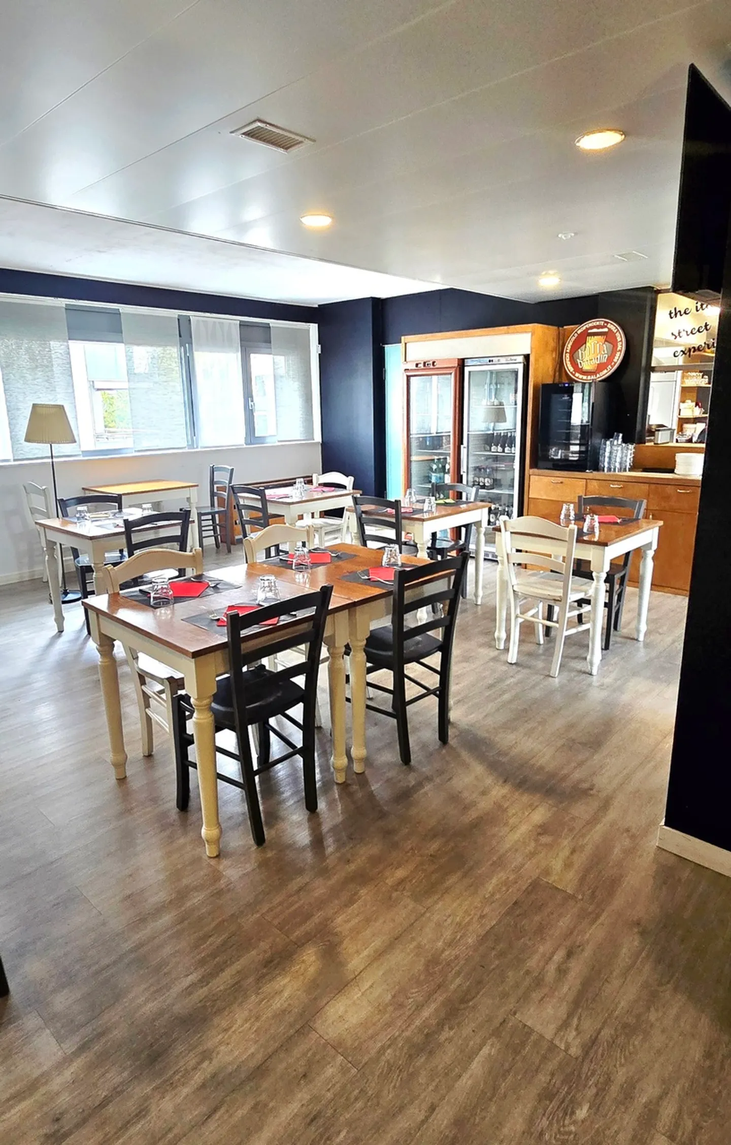 Unique Italian Tapas Restaurant - Photo 4 of 13