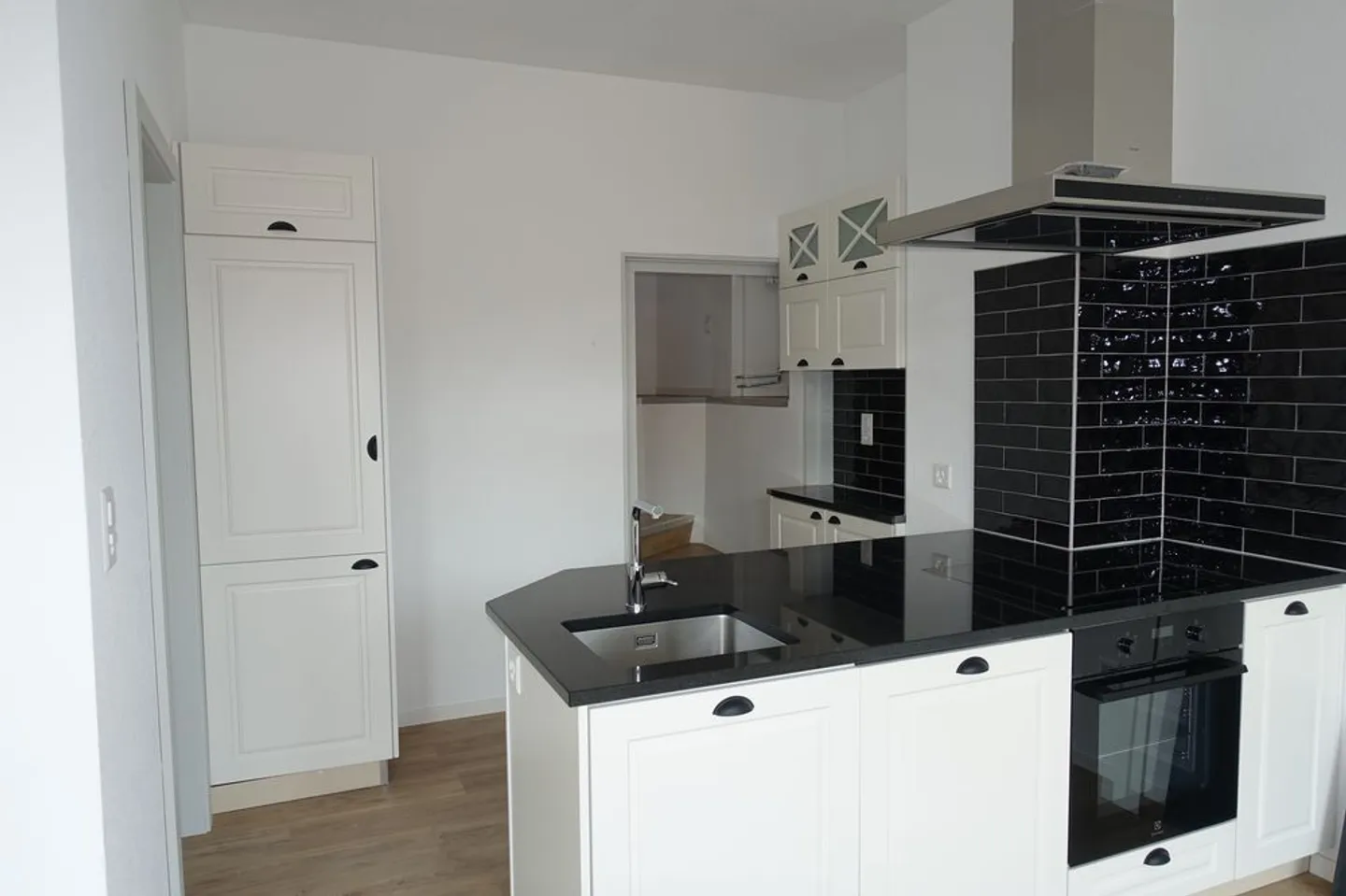 Renovierte Büro-Wohnung - Foto 1 von 5