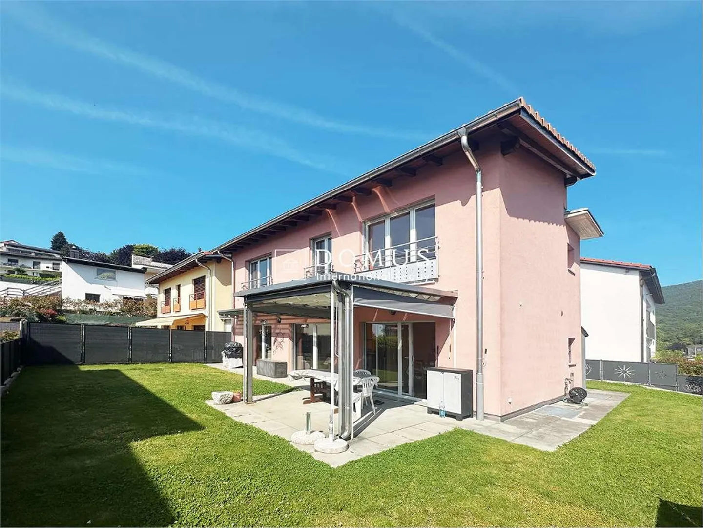 Villa Incantevole con Giardino Privato - Foto 12 di 13