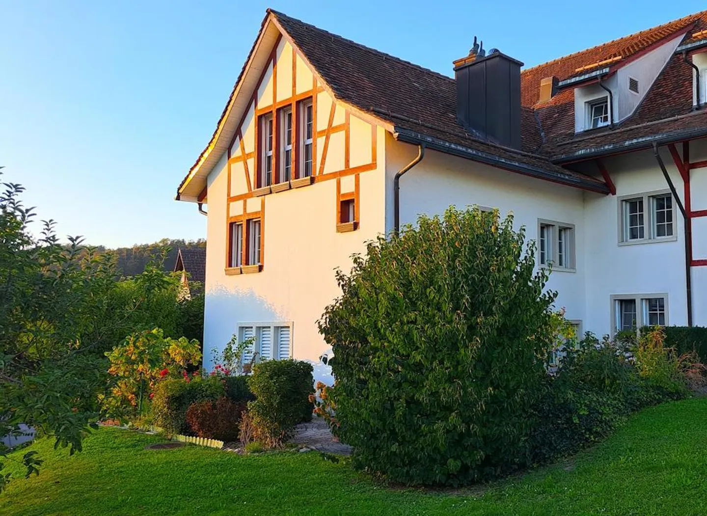 2.5 Zi.-Wohnung im obersten Geschoss mit Ausblick übers Limmat - Foto 3 von 13