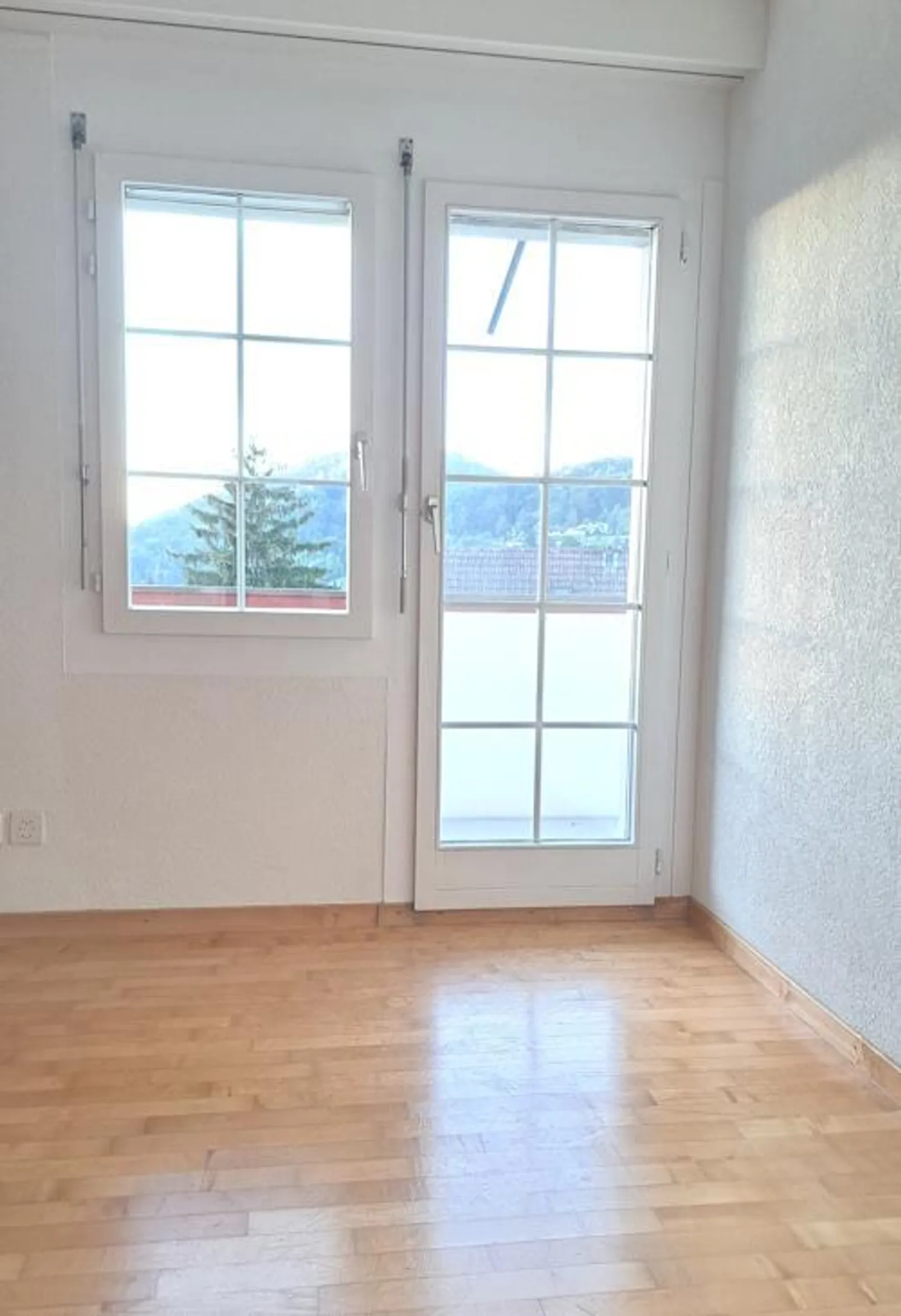 2.5 Zi.-Wohnung im obersten Geschoss mit Ausblick übers Limmat - Foto 8 von 13