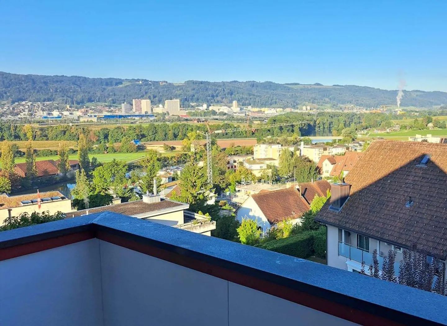 2.5 Zi.-Wohnung im obersten Geschoss mit Ausblick übers Limmat - Foto 1 von 13