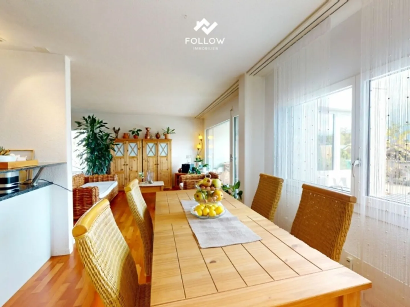 Condominio ben tenuto e parzialmente ristrutturato di 3,5 stanze con vista lago nella baia di Spiezer - Foto 5 di 12