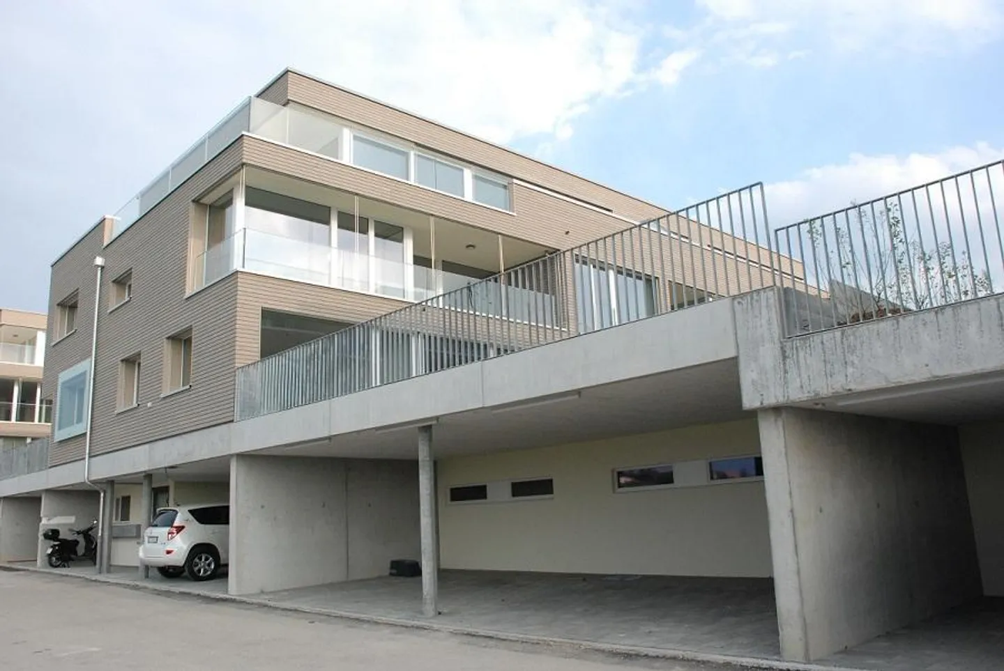 Appartement moderne de 3,5 pièces dans un emplacement calme - Photo 1 sur 7