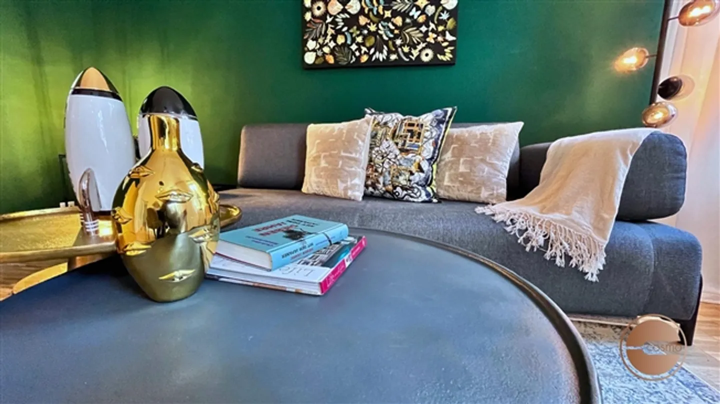 MODERN 2-BEDROOM SERVICED APARTMENT - HIGH-QUALITY FURNISHED APARTMENT WITH BALCONY - Photo 4 of 15