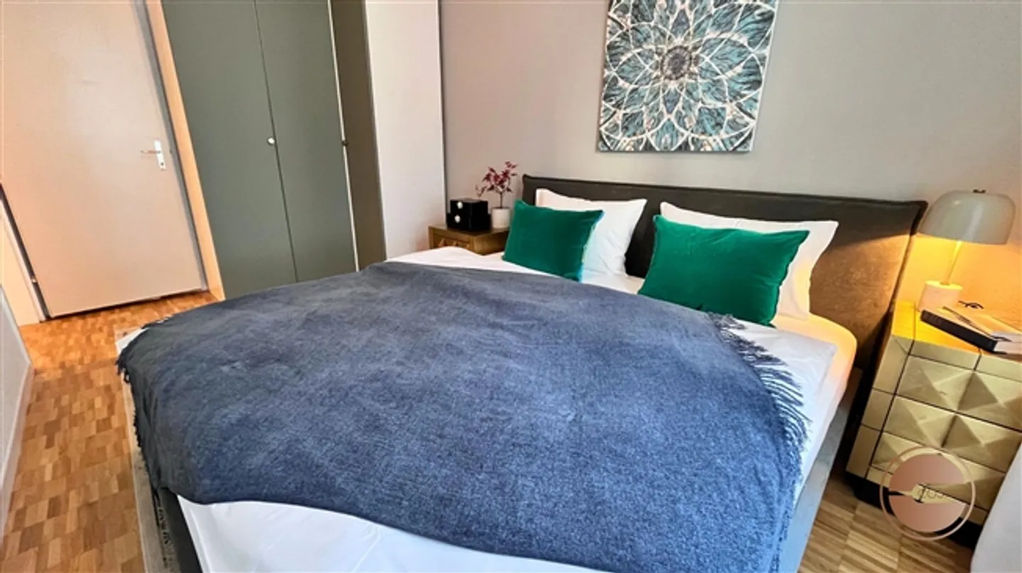 MODERN 2-BEDROOM SERVICED APARTMENT - HIGH-QUALITY FURNISHED APARTMENT WITH BALCONY - Photo 7 of 15