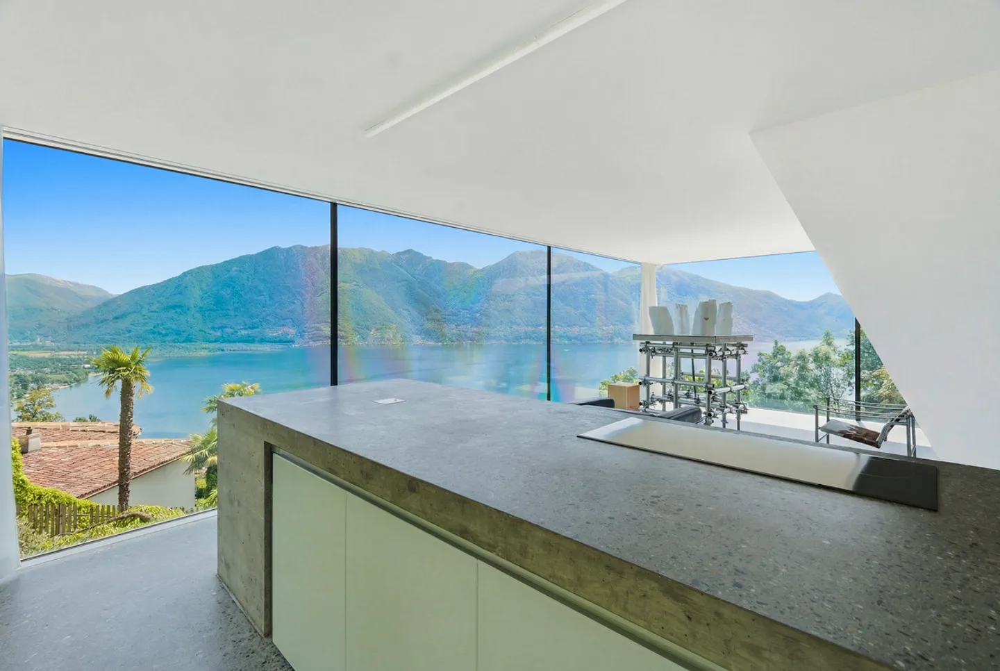 Stunning Villa with Lake View - Photo 16 of 25