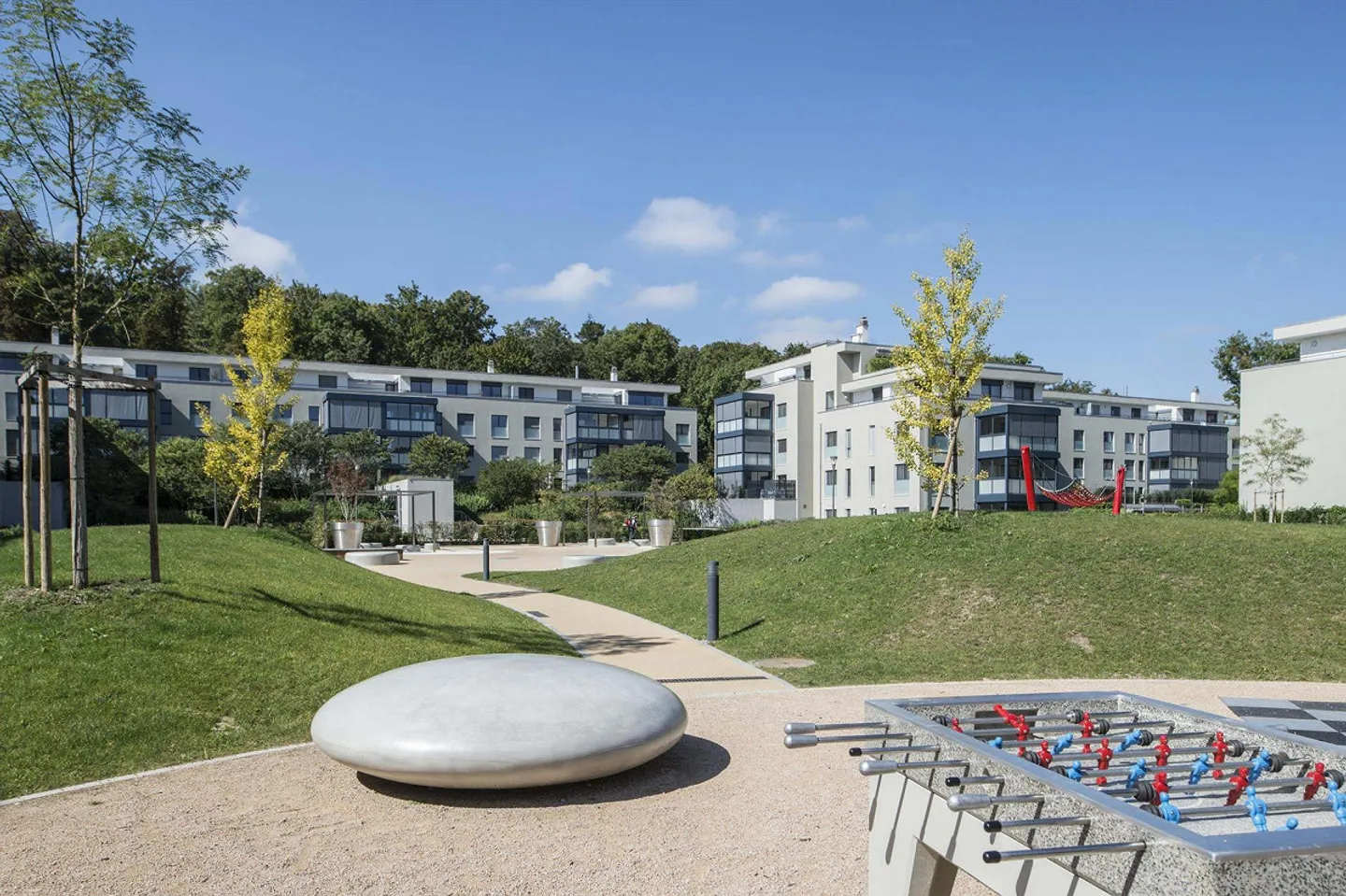 Appartement de luxe avec jardin - Photo 3 sur 9