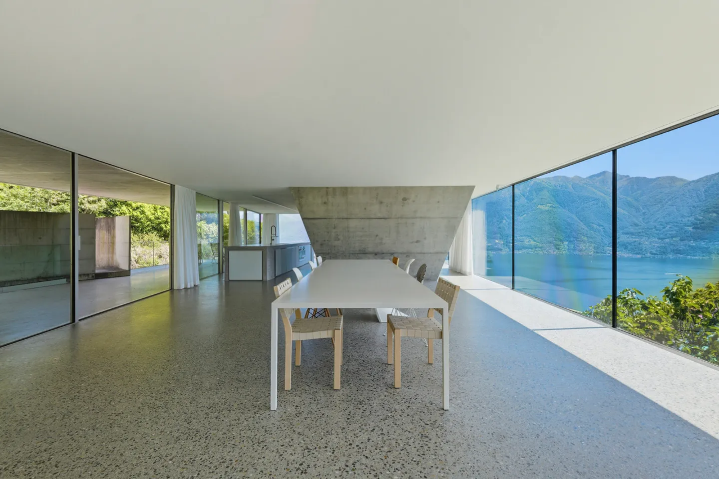 Stunning Villa with Lake View - Photo 13 of 25
