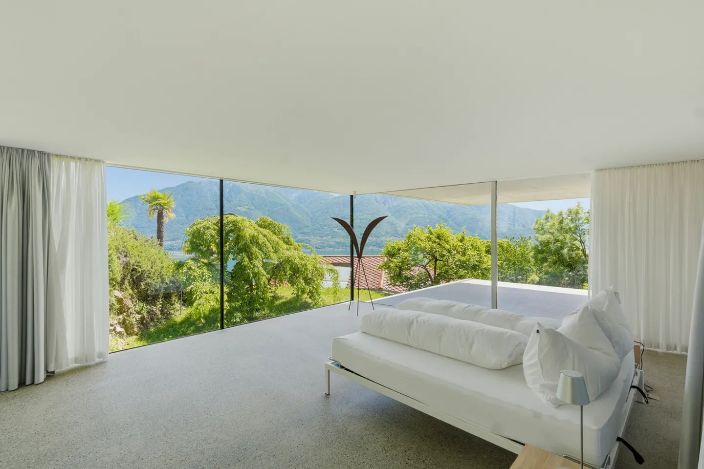 Stunning Villa with Lake View - Photo 19 of 25
