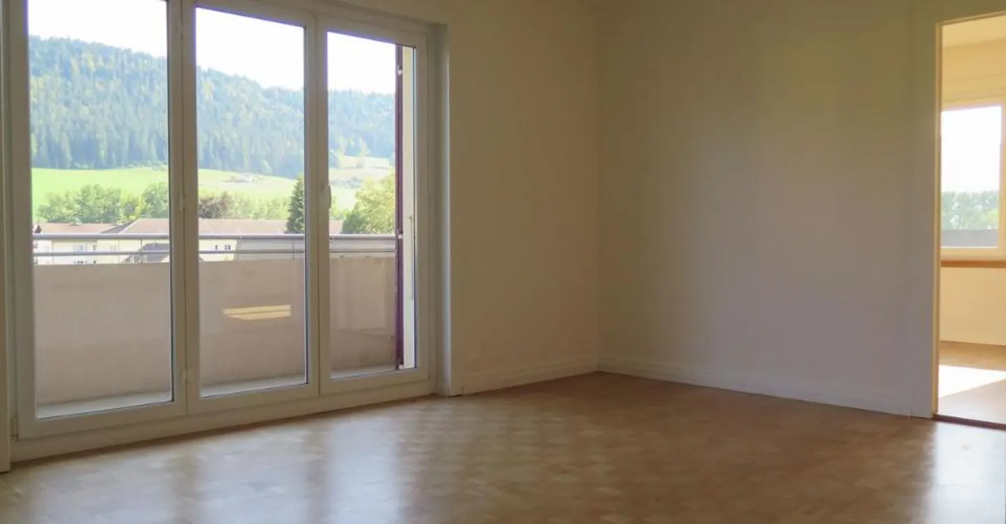 Beautiful 4-room apartment with balcony - Photo 5 of 9