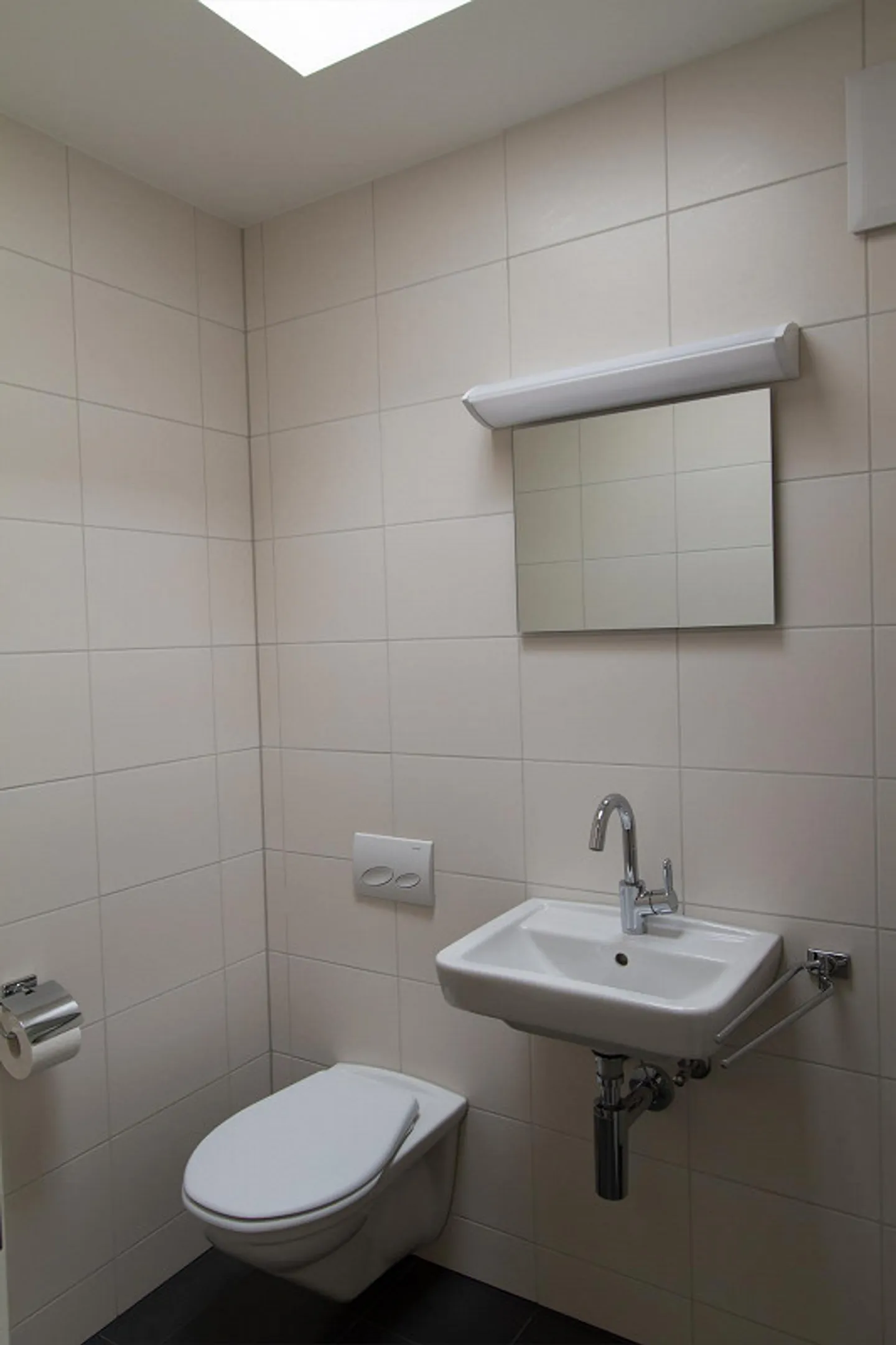 Appartamento soleggiato e tranquillo con balcone coperto - Foto 6 di 8