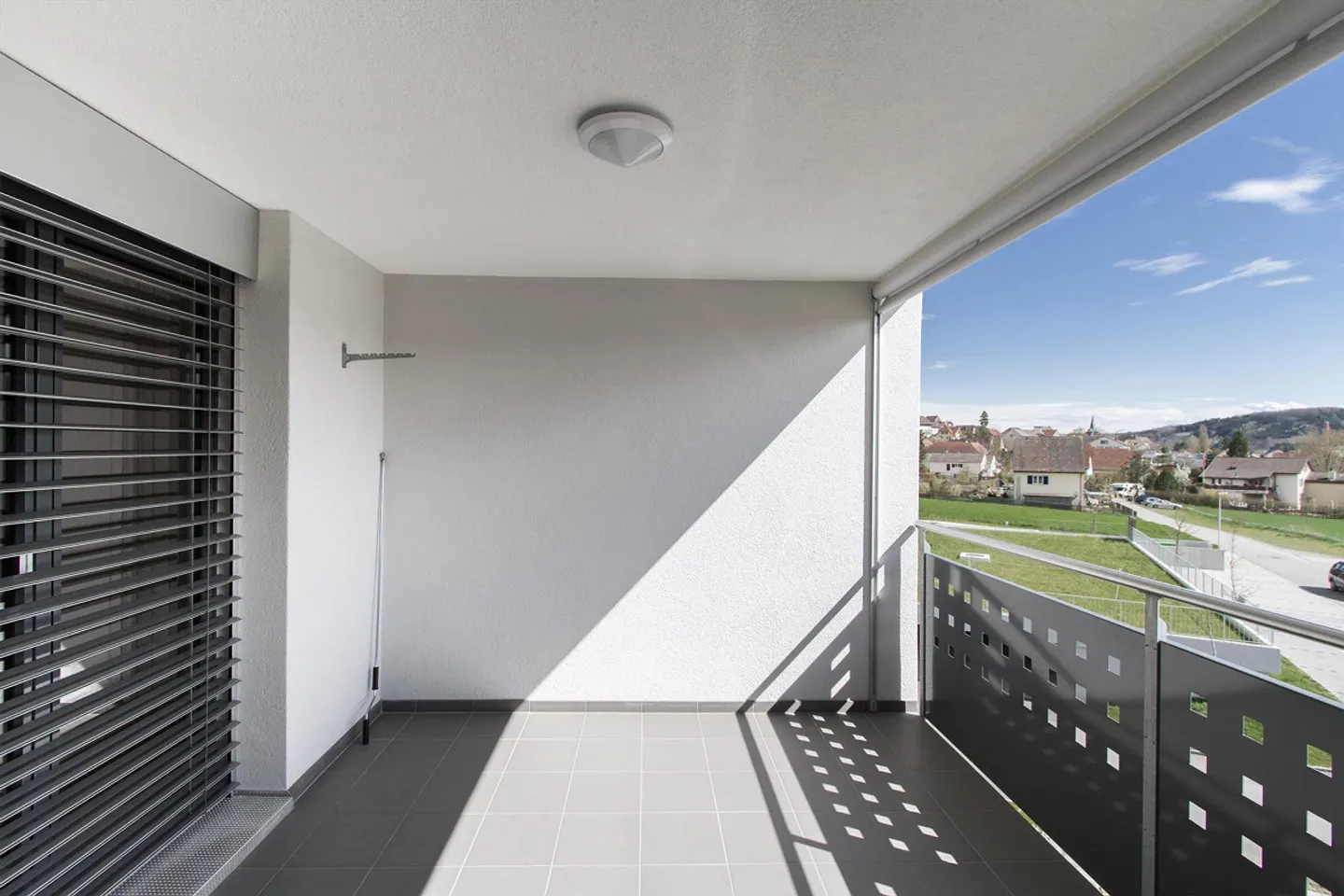 Appartamento soleggiato e tranquillo con balcone coperto - Foto 7 di 8