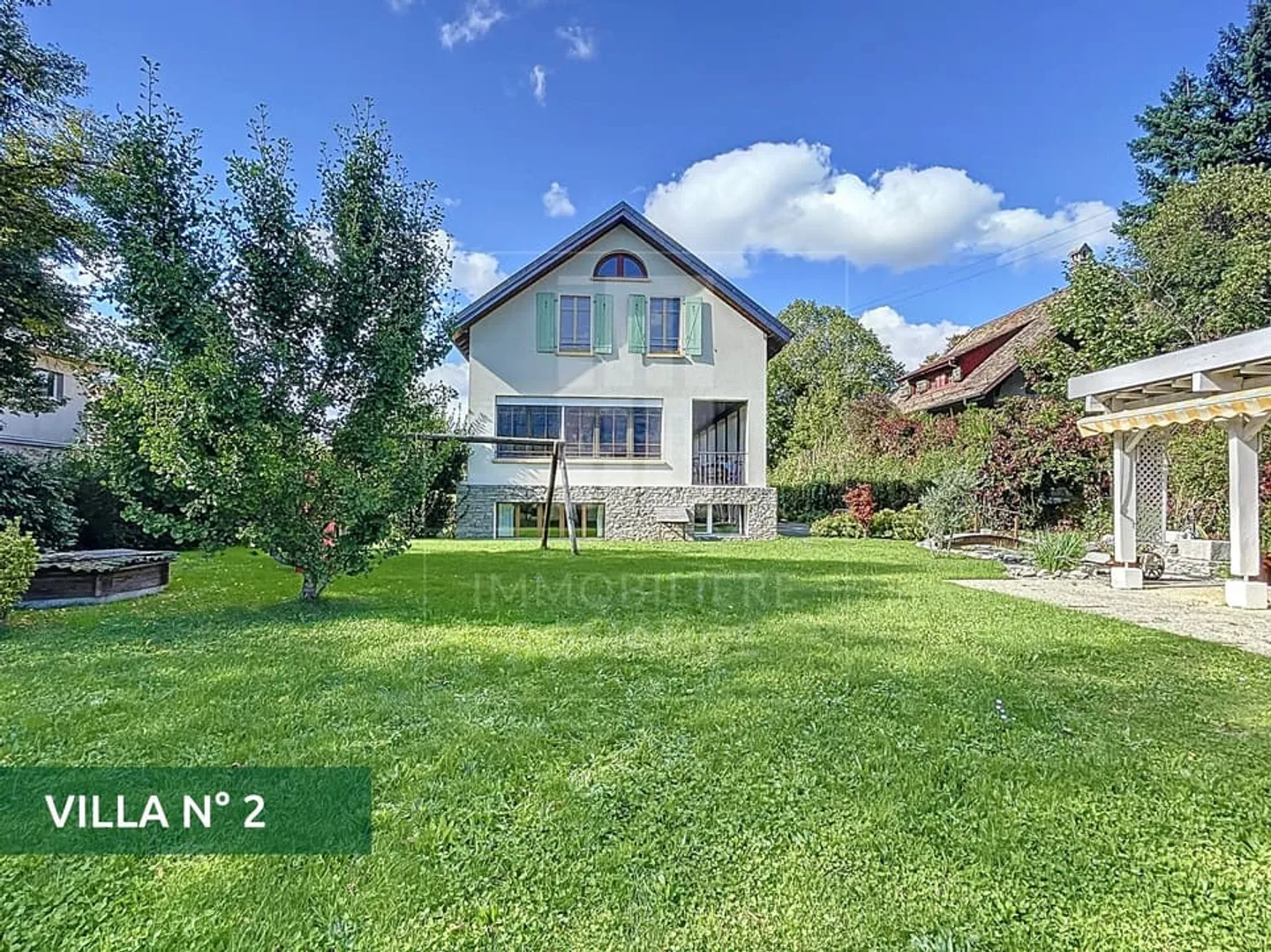 Immeuble d'habitation composé de deux villa - Photo 2 sur 6