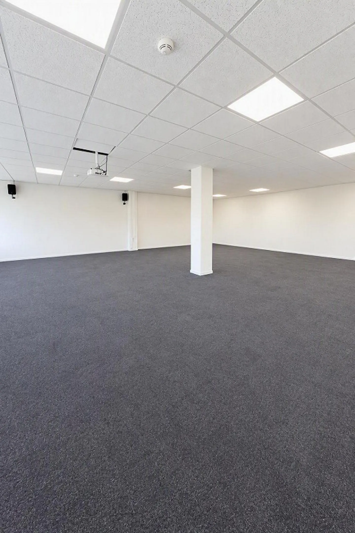 Espace pour vos idées - Bureau lumineux avec des utilisations polyvalentes - Photo 2 sur 5