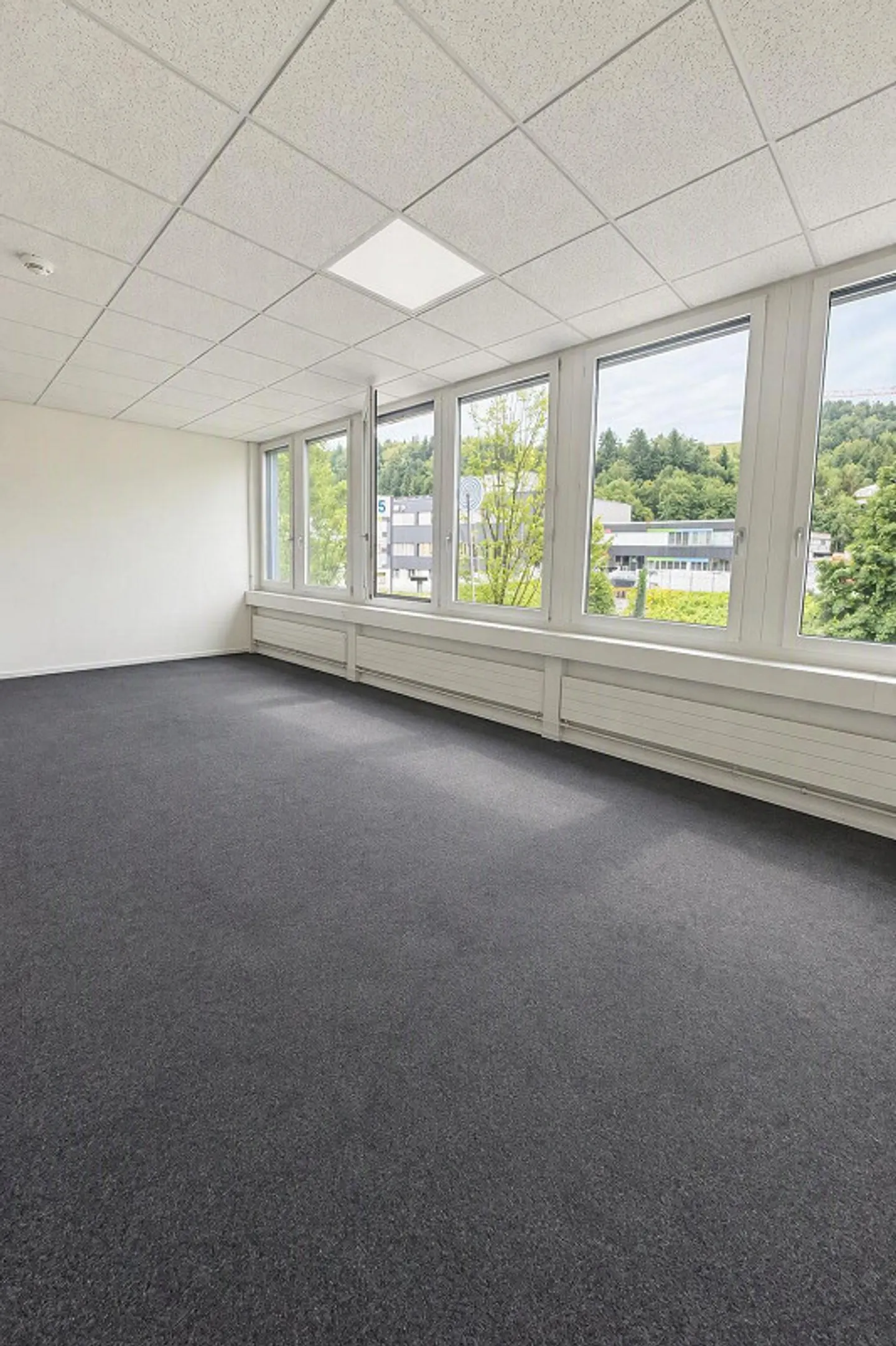 Espace pour vos idées - Bureau lumineux avec des utilisations polyvalentes - Photo 3 sur 5