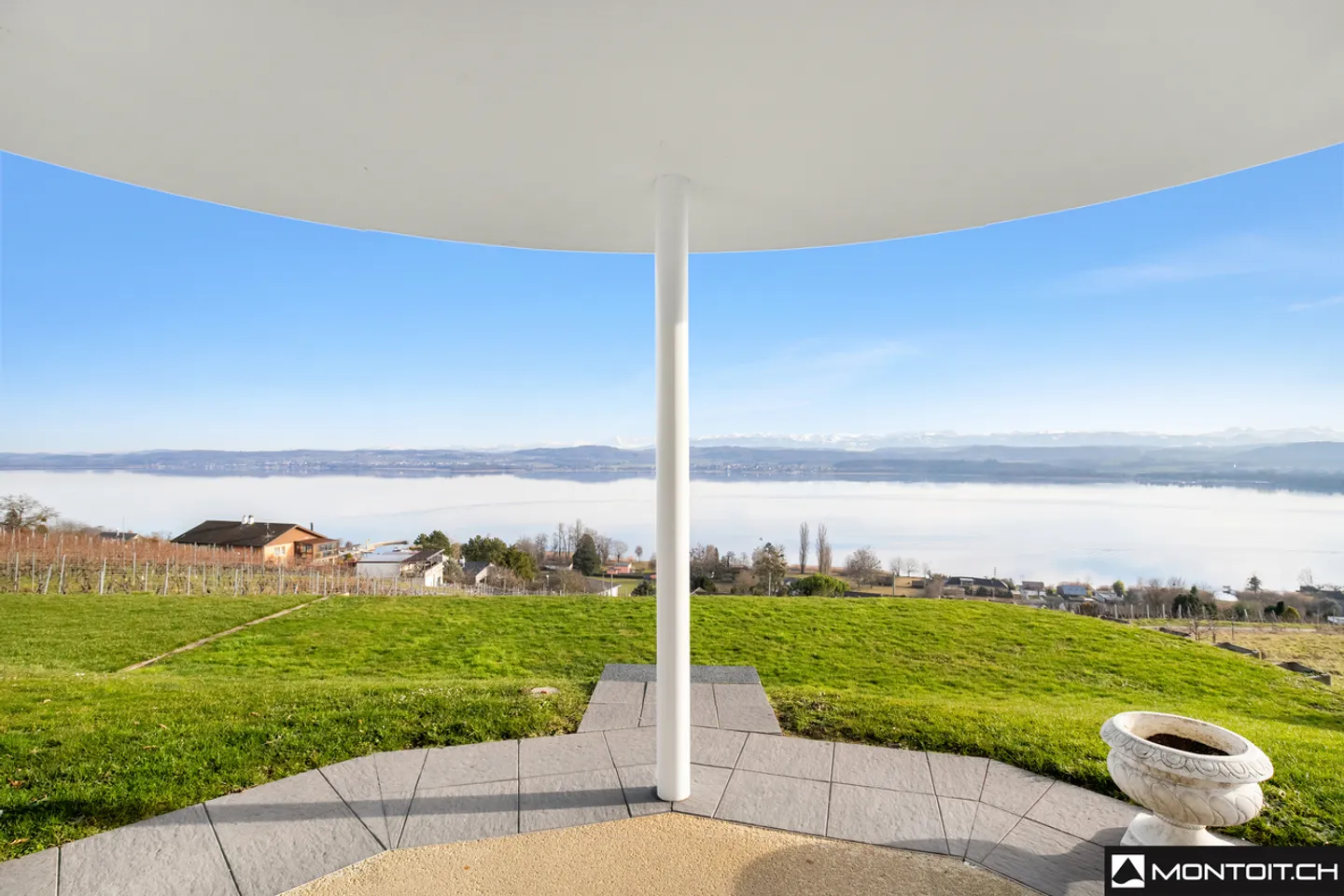 Magnifique Villa avec Vue sur le Lac - Photo 3 sur 12