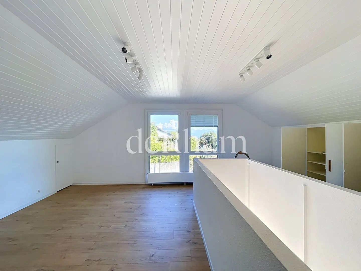Charming Villa with Lake View - Photo 12 of 13