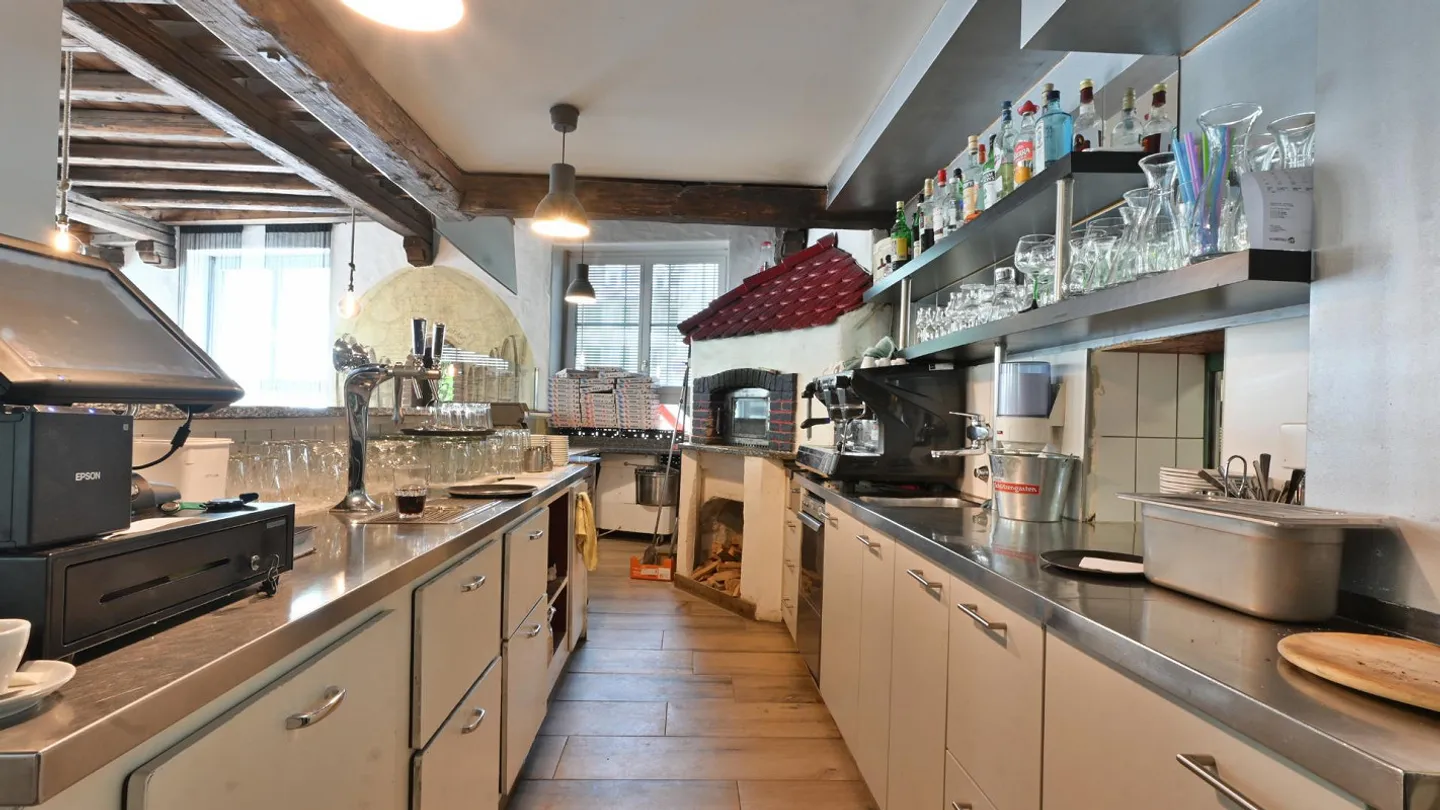 Take over furnished restaurant. Wood oven on. Guests in. - Photo 7 of 11