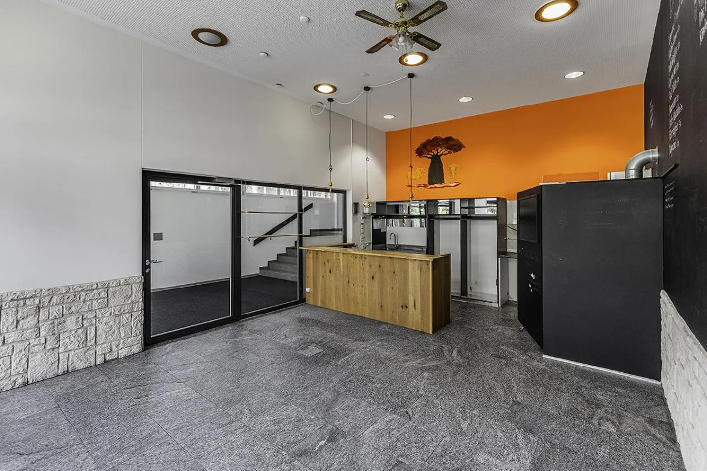 Limité - Espace de vente/Atelier à la Guyer-Zeller-Strasse 6 - Photo 2 sur 3