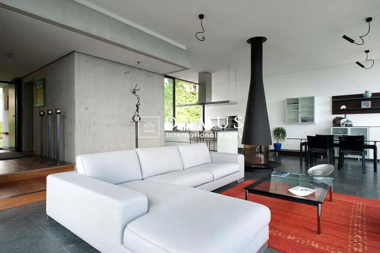 Villa avec vue sur le lac et piscine - Photo 6 sur 12