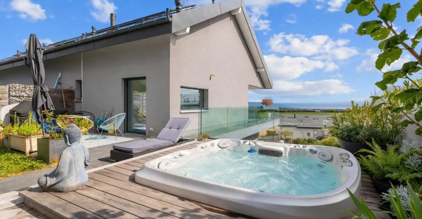 Villa contemporaine avec vue panoramique sur le Léman et les Alpes - Photo 3 of 13