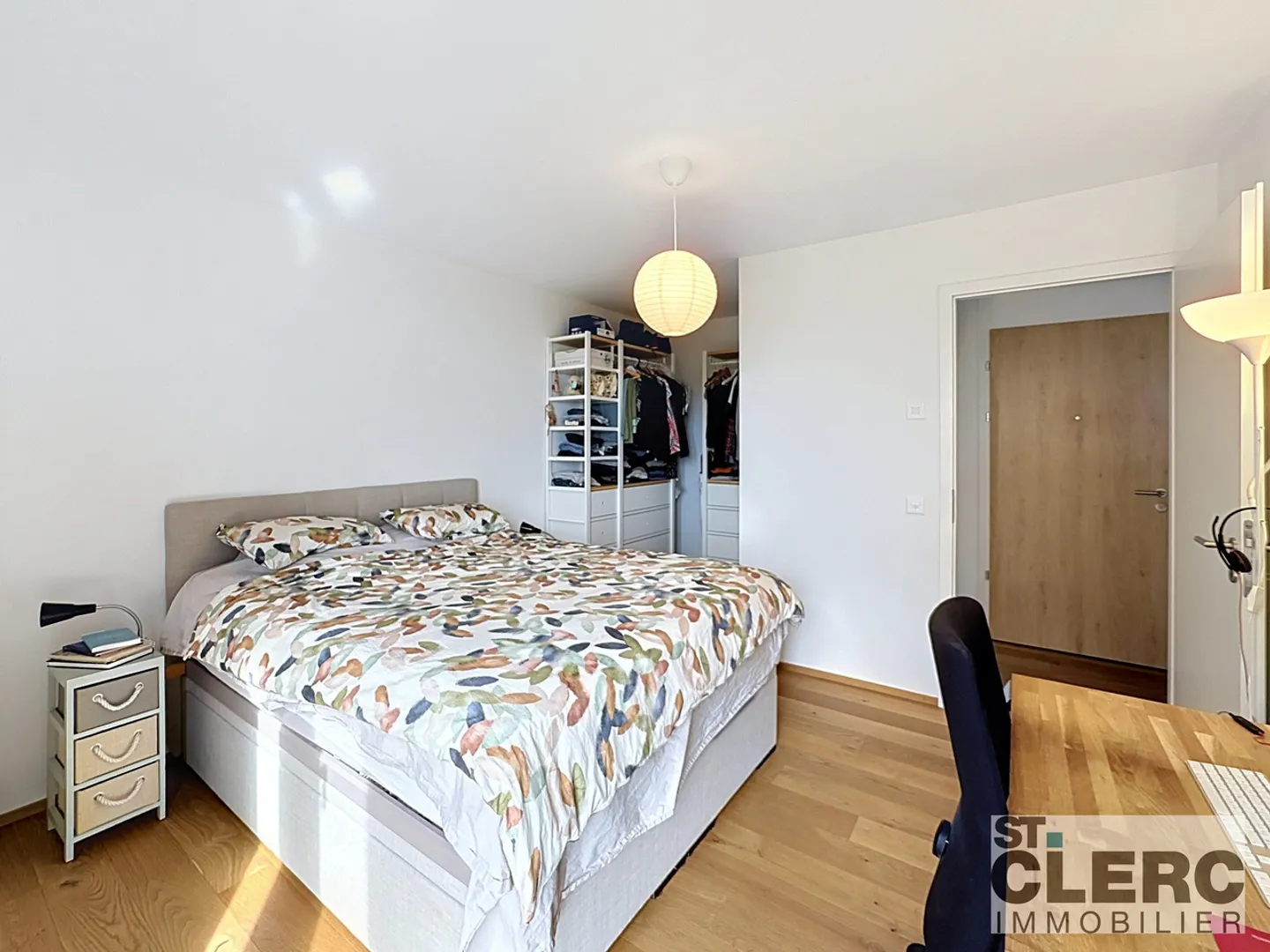 Beautiful apartment with magnificent lake view - Photo 3 of 8