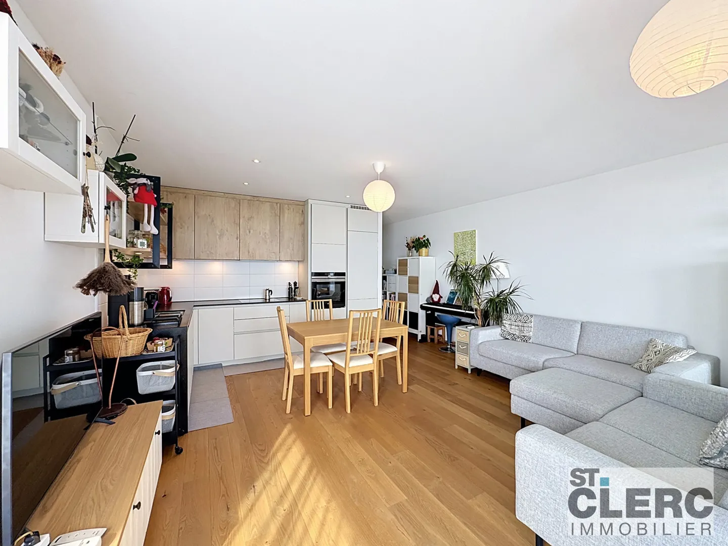 Beautiful apartment with magnificent lake view - Photo 6 of 8