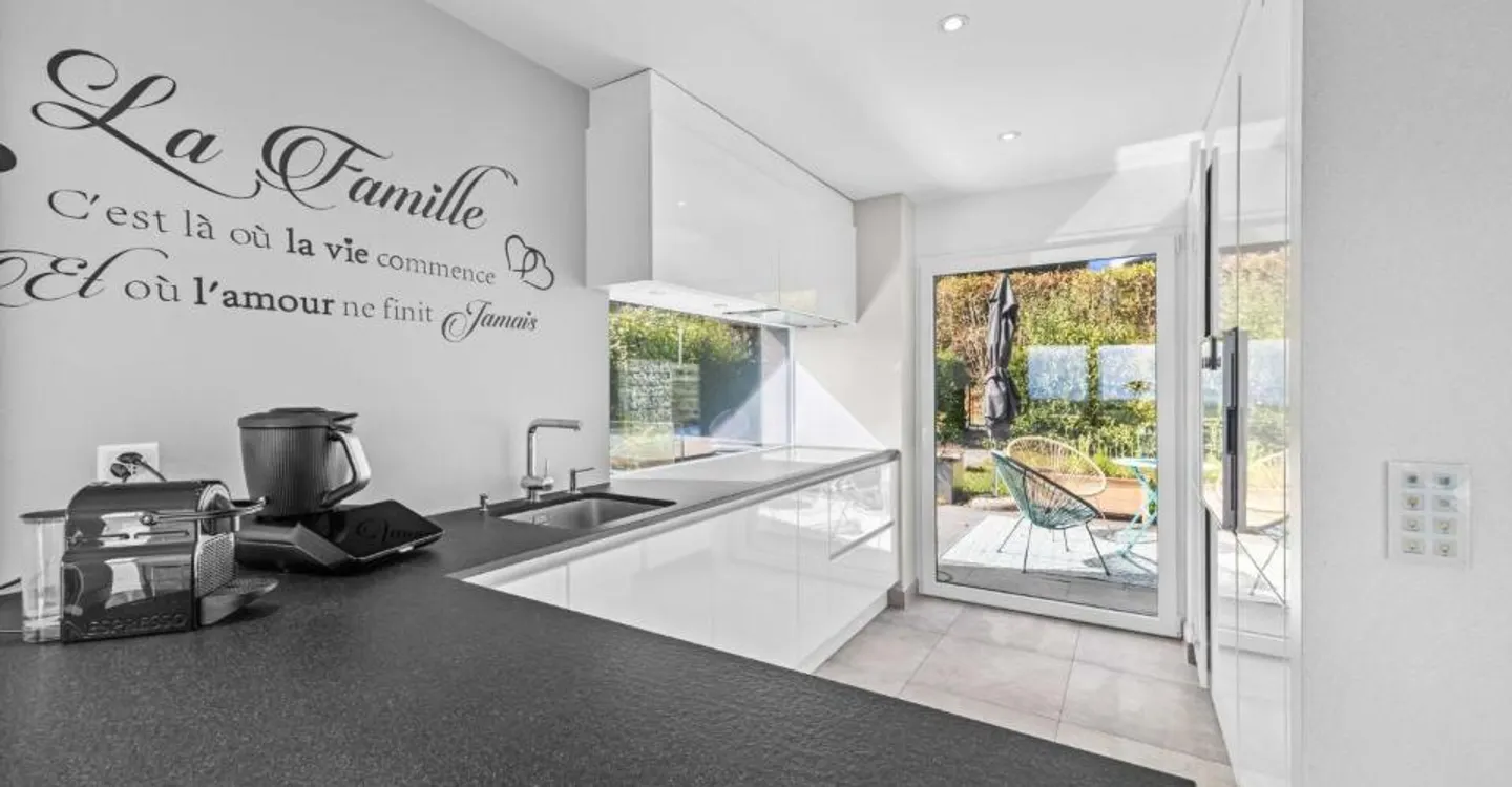 Villa contemporaine avec vue panoramique sur le Léman et les Alpes - Photo 8 of 13