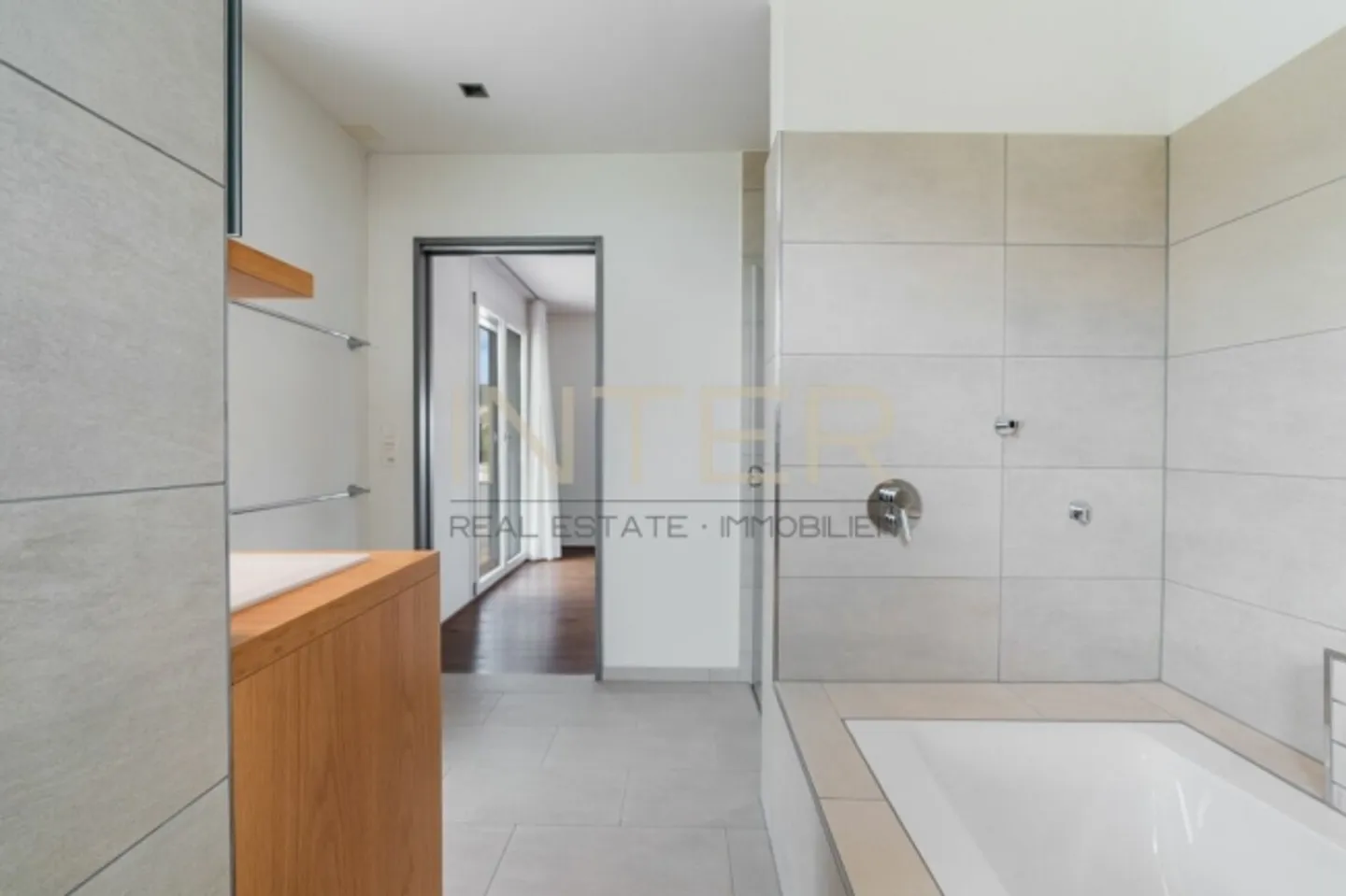 Exclusive 5.5-room penthouse maisonette with 185 m² of living space - Mortgage at 0.8% can be taken over - Photo 10 of 20