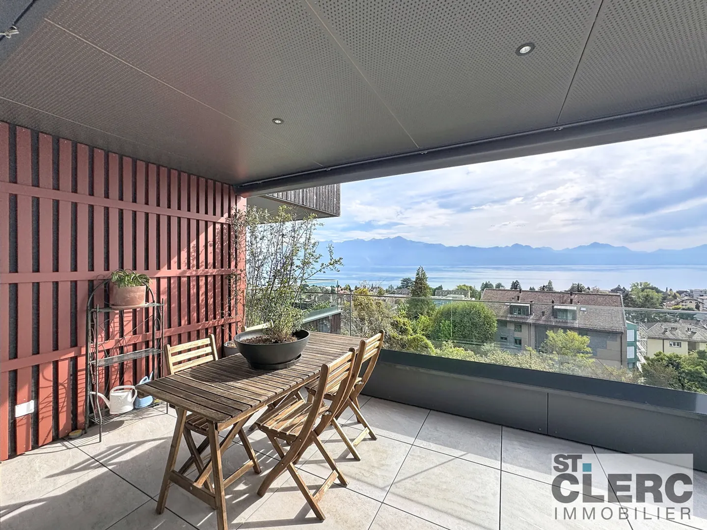 Beautiful apartment with magnificent lake view - Photo 8 of 8