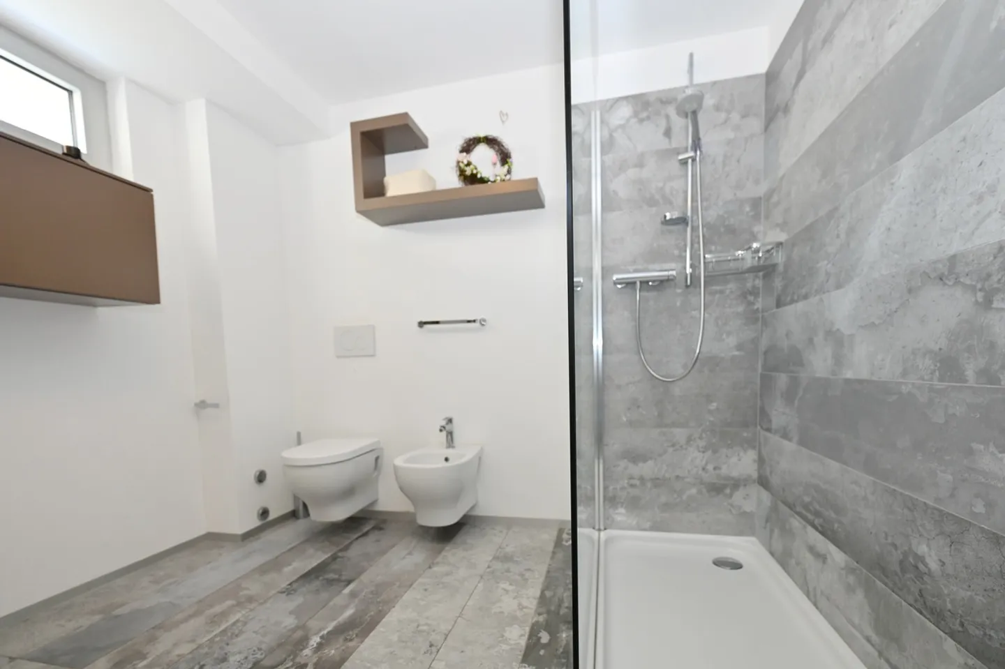 Prestigiosa villa Contemporanea con Giardino, Piscina e Vigna Privata - Foto 25 di 31