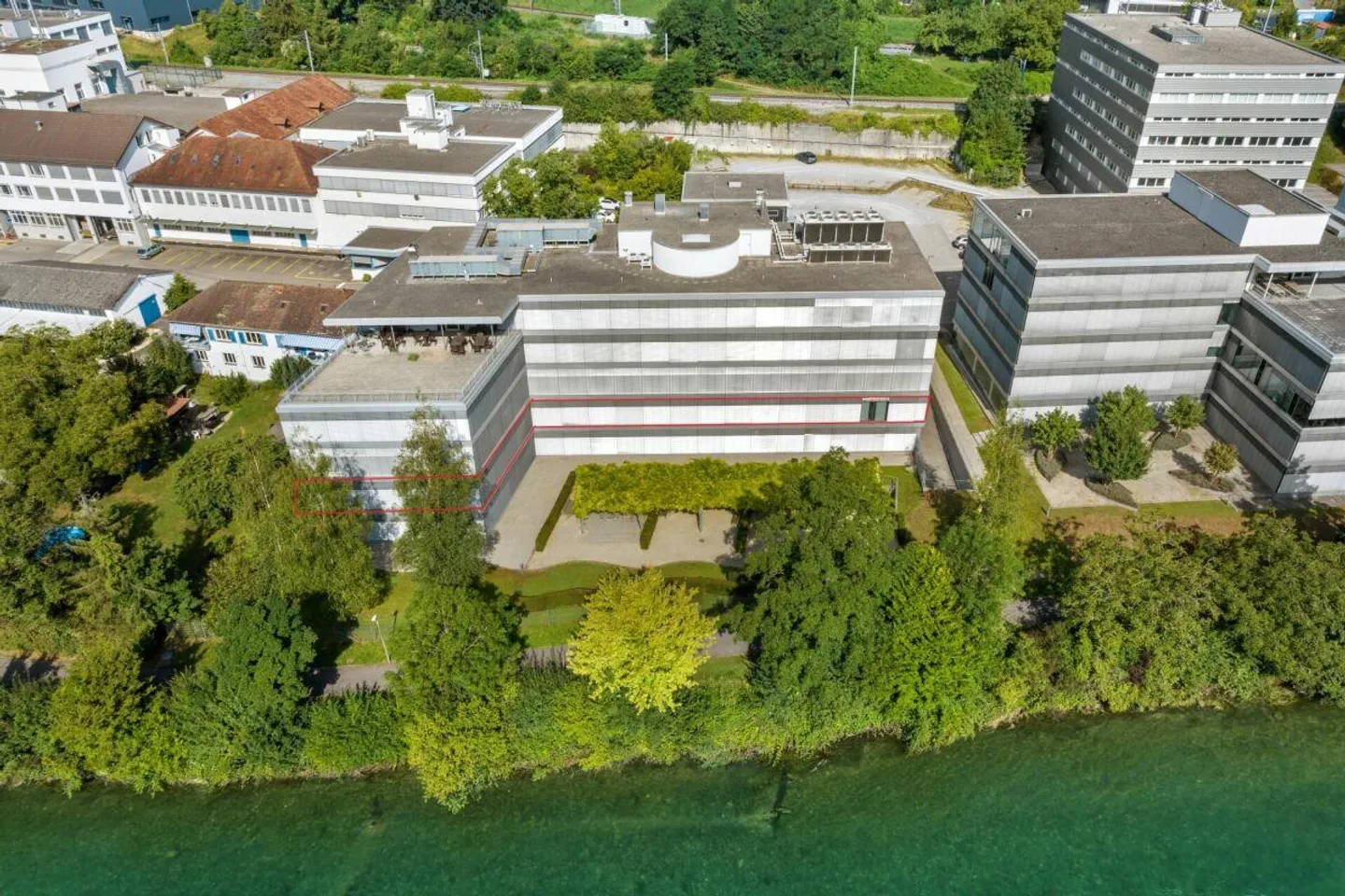 Eccellente spazio ufficio direttamente sulle rive del Reno di dimensioni 520 m2 - Foto 1 di 12