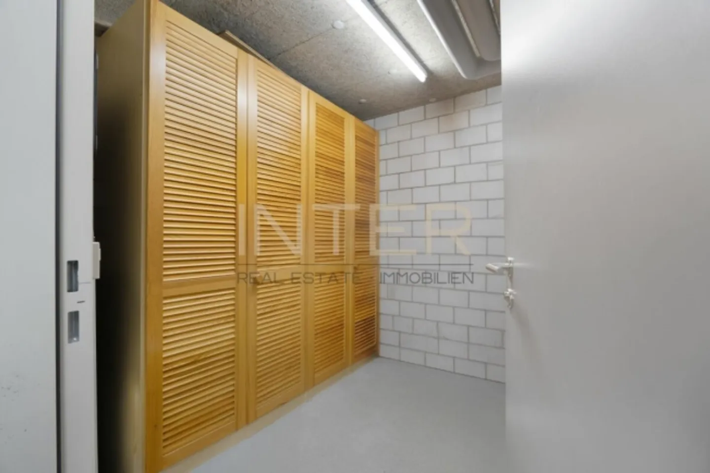 Exclusive 5.5-room penthouse maisonette with 185 m² of living space - Mortgage at 0.8% can be taken over - Photo 16 of 20