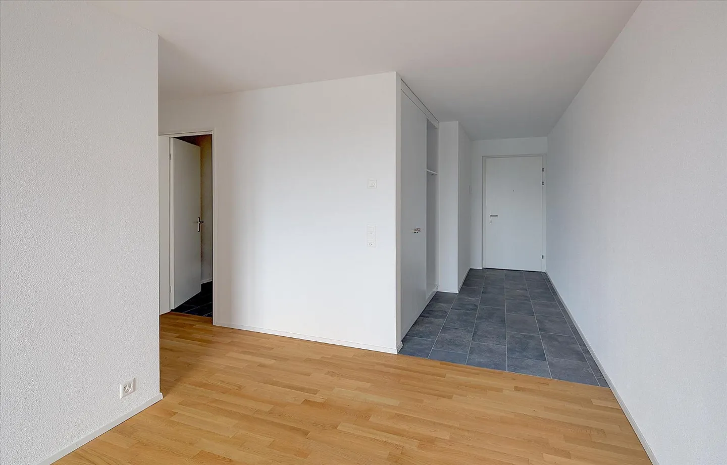 Living in the new HELLO Aarburg directly at the train station - Photo 8 of 9