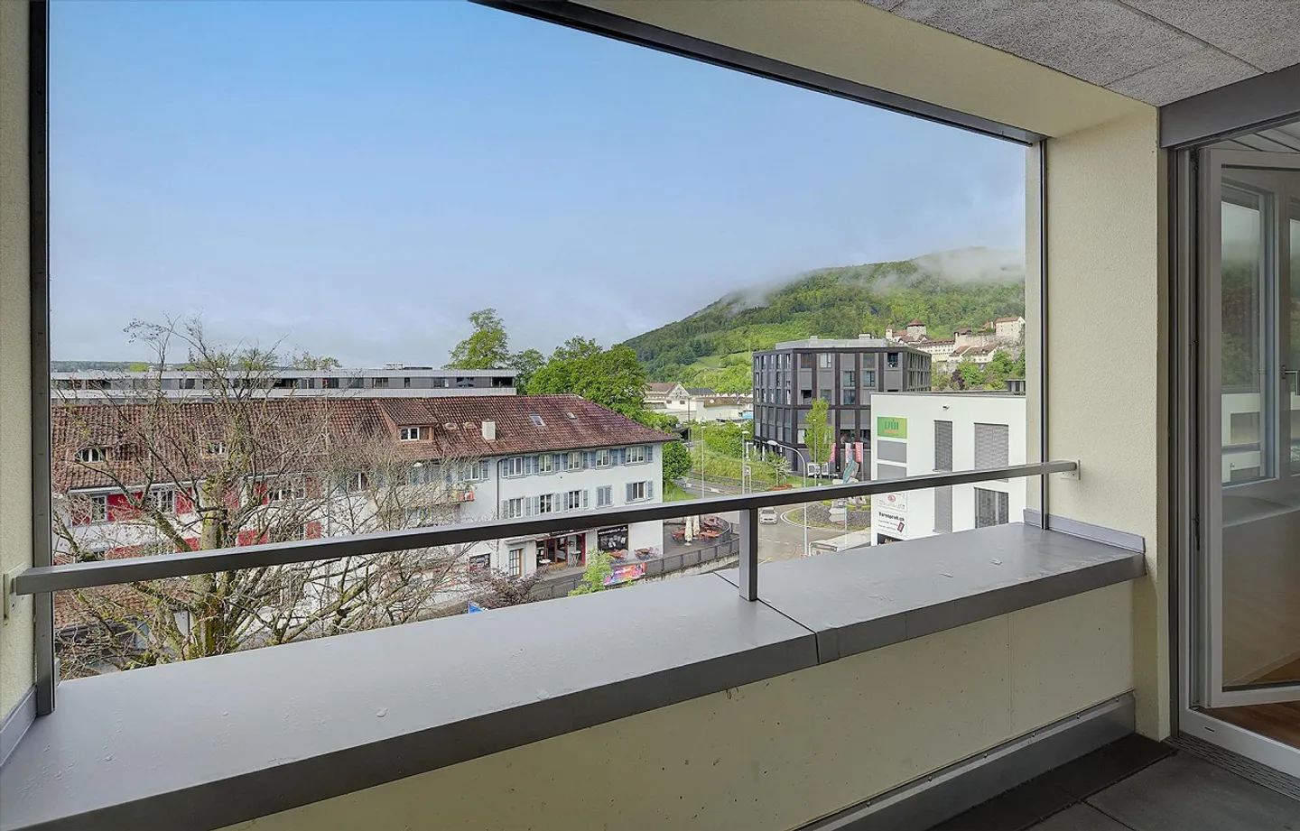 Living in the new HELLO Aarburg directly at the train station - Photo 9 of 9