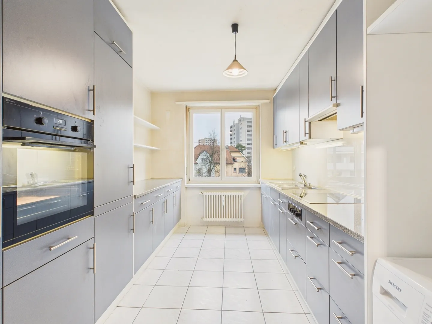 Spacious 5.5-room apartment in Allschwil limited to 24 months until 31.12.2027 - Photo 2 of 11