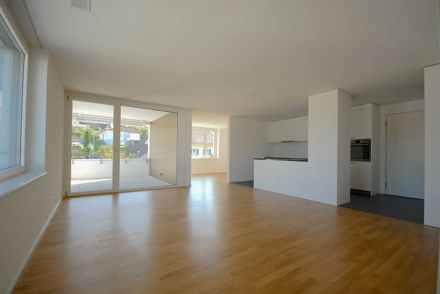 Ampio appartamento di 2,5 stanze con studio aperto - Foto 2 di 11