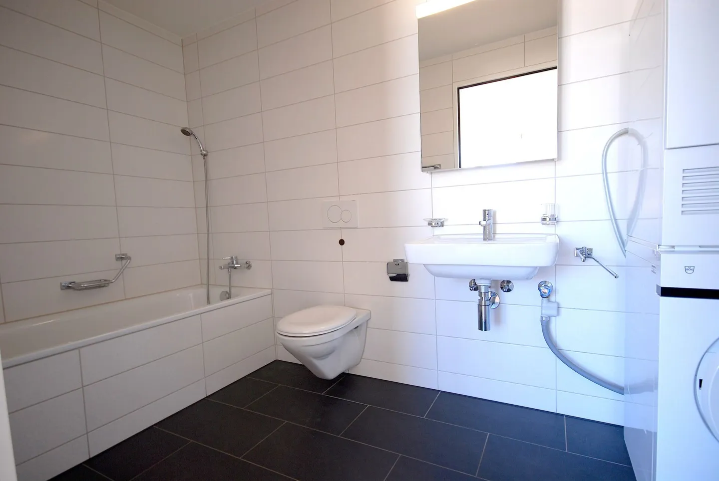 Ampio appartamento di 2,5 stanze con studio aperto - Foto 5 di 11