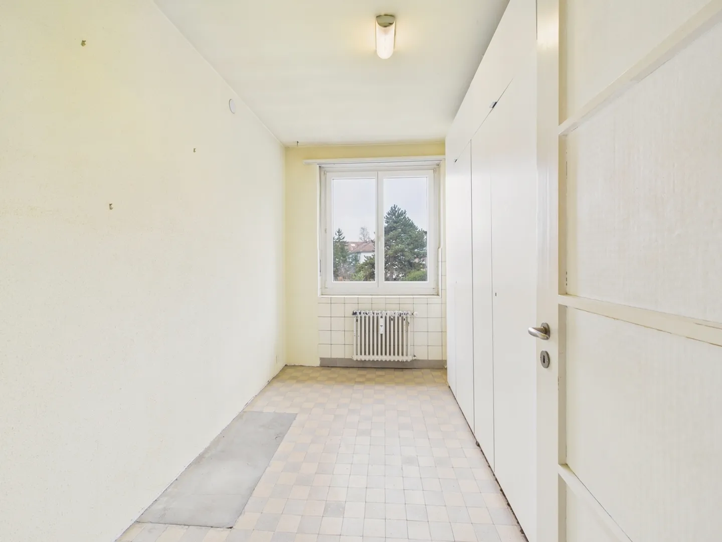 Spacious 5.5-room apartment in Allschwil limited to 24 months until 31.12.2027 - Photo 7 of 11