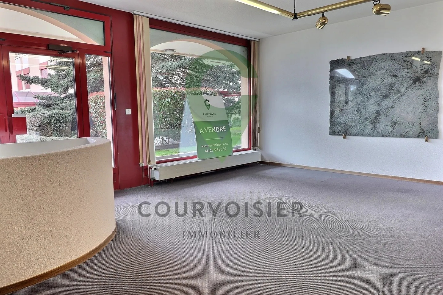 Espace Commercial Lumineux - Photo 4 sur 12