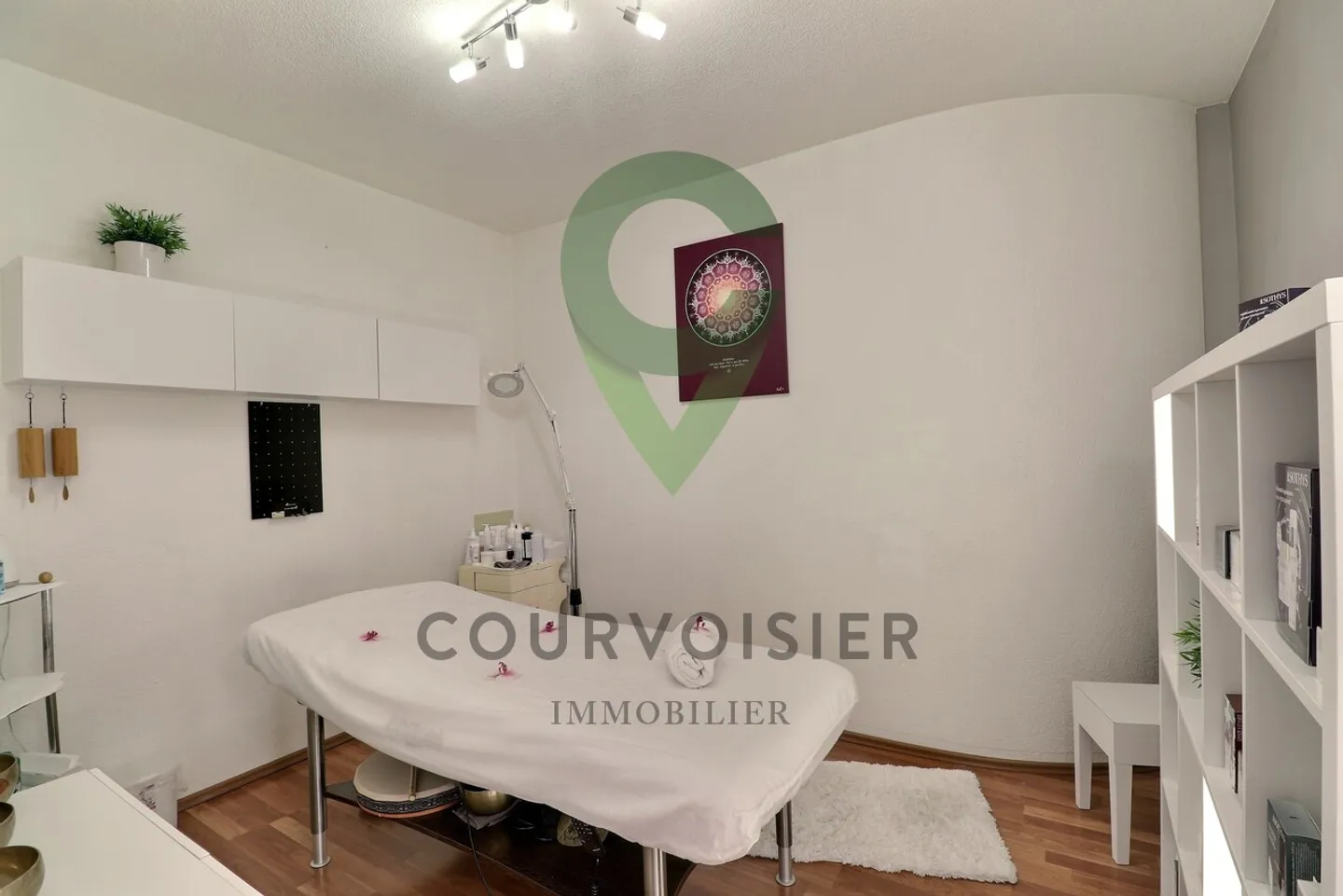 Espace Commercial Lumineux - Photo 1 sur 12